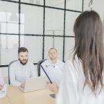 Información laboral por escrito: qué deben entregar las empresas al contratar, cómo atender a la plantilla actual y qué plazos cumplir desde octubre.
